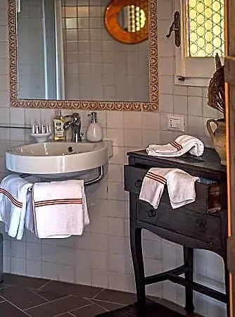 A Casa Da Agata לינה וארוחת בוקר לורו צ'יופנה